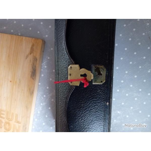 Petite trousse de chirurgien en cuir noir