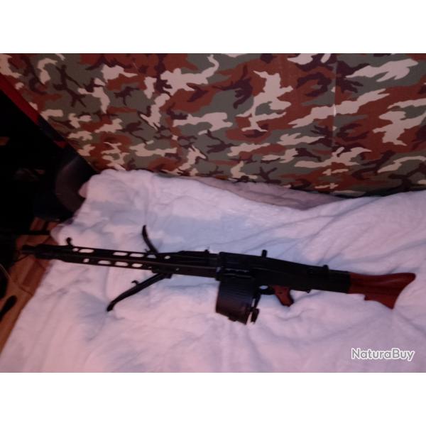 R�plique d'airsoft mg42