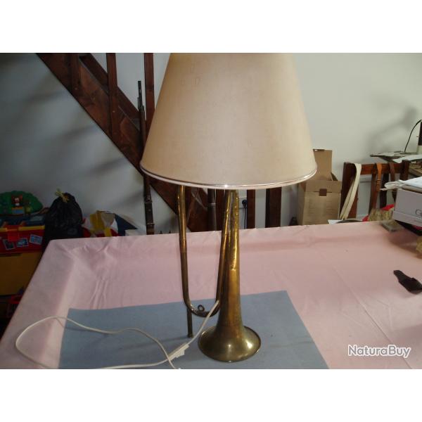 ANCIENNETROMPETTE ou CLAIRON TRANSFORMEE EN LAMPE(Soit de l'ARMEE ou FANFARES) .