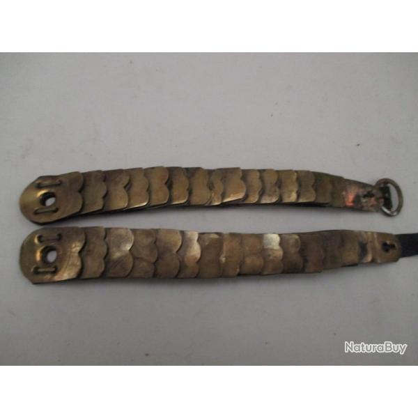 jugulaires a �cailles d�tach�es de casque allemand - long de 19 cm cuir probablement refait