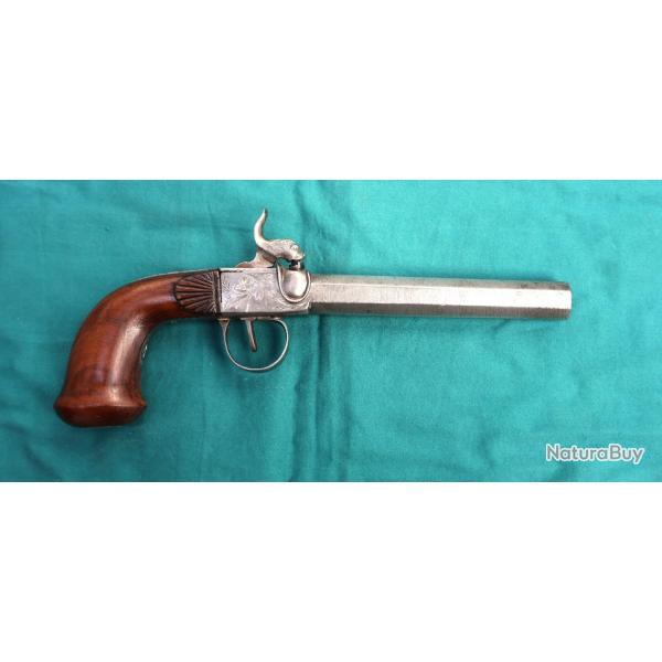 Magnifique pistolet � percussion � .canon lisse tr�s propre Damas avec t�te d'un animal mythique .