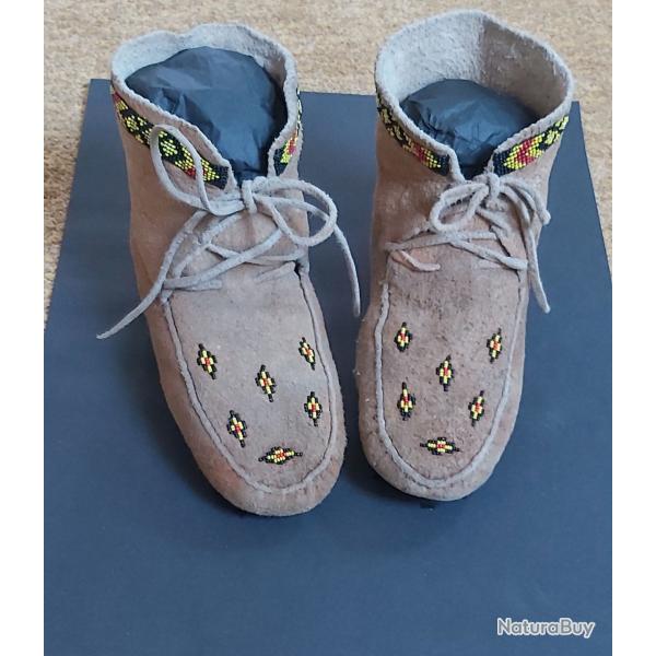 Belle paire de mocassins BLACKFEET 1970