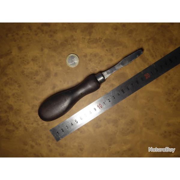 petit tournevis ancien de 21  cm  manche bois panne de 7 mm