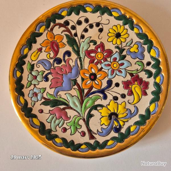 Belle plaque assiette cramique vintage Svillarte avec placage d'or 24kt. un beau bouquet de fleurs