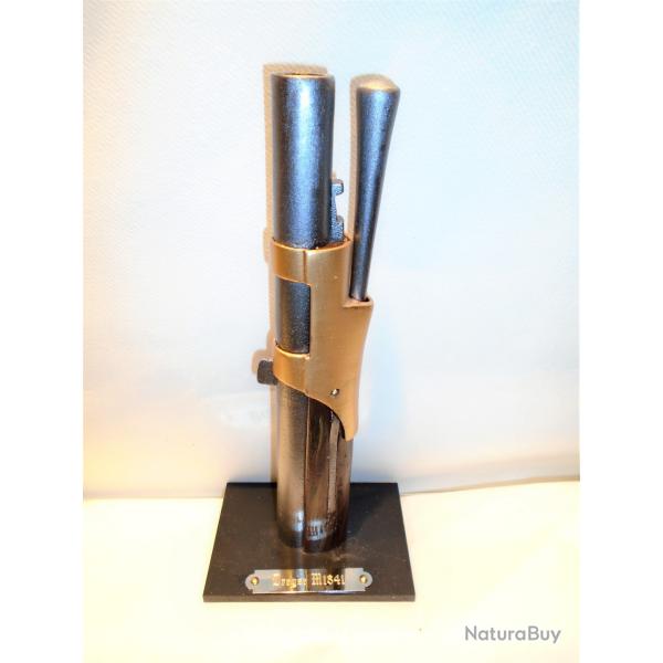 SUPPORT PRESENTOIR POUR BAIONNETTE DREYSE 1841  AVEC PLAQUE GRAVEE