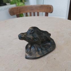 Sculpture en fonte de fer repr&eacute;sentant un sanglier