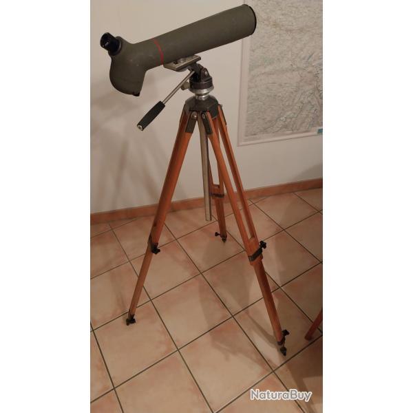 longue-vue KOWA bon �tat grossit X 20  avec pied en bois