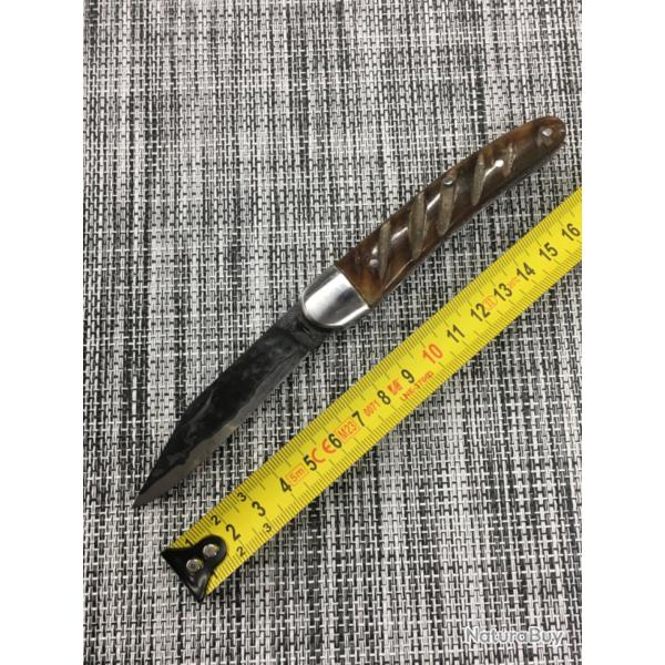 Couteau de poche mod�le ��massu�� corne de b�lier