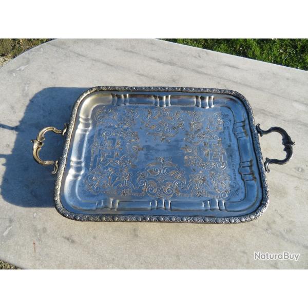 Ancien grand plateau a th�/caf� rectangulaire en m�tal argent� � d�cor grav� de rinceaux (Vers 1960)