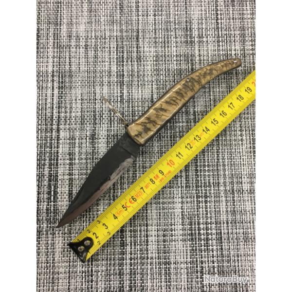 Couteau de poche mod�le ��corsica�� corne de b�lier