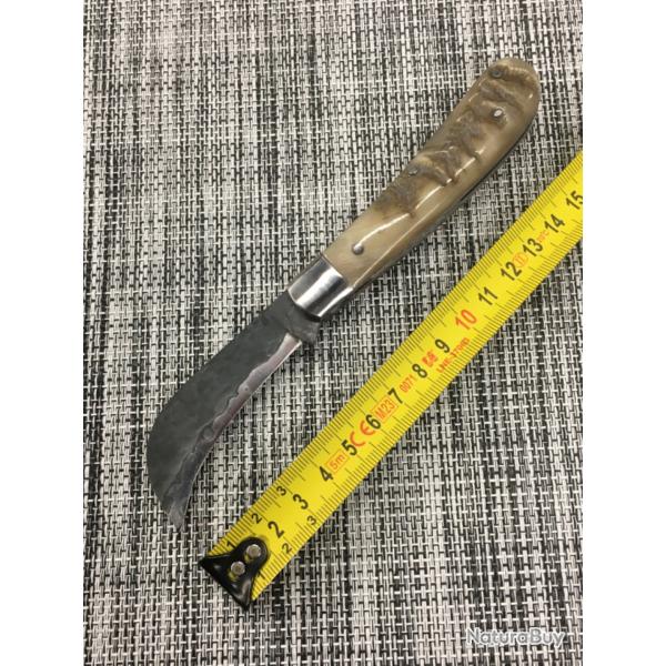 Couteau de poche mod�le ��serpette de Vannier � corne de b�lier