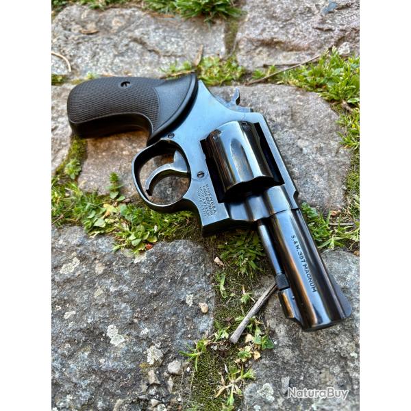 REVOLVER SMITH & WESSON MODEL 13-3  calibre 357 MAGNUM 38 SPL 38 special 38 SWC CANON 3"pouces