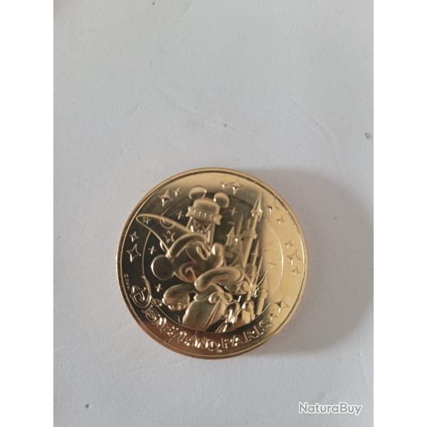 Pi�ce "mickey" disney land Paris 2025.