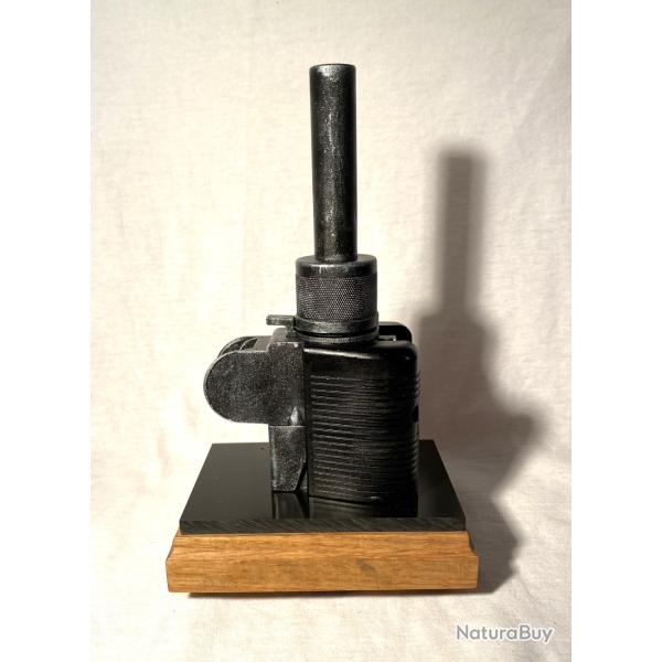 Support-prsentoir pour baonnette UZI SMG  avec socle bois
