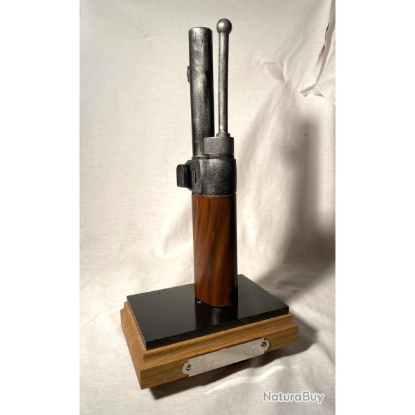 Support-prsentoir pour baonnette MAUSER 71/84 avec socle bois et plaque grave