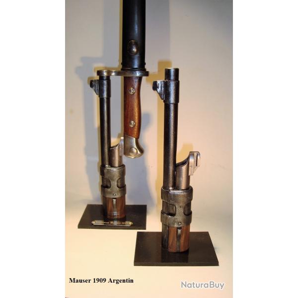 Support-prsentoir pour baonnette MAUSER 1909 ARGENTIN avec socle bois et plaque grave