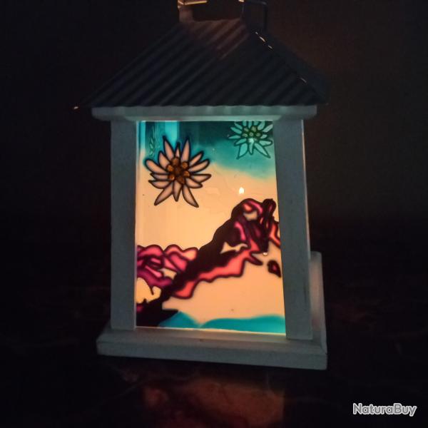 joli lanterne photophore  structure en bois avec 4 plaques en verre d�cor�