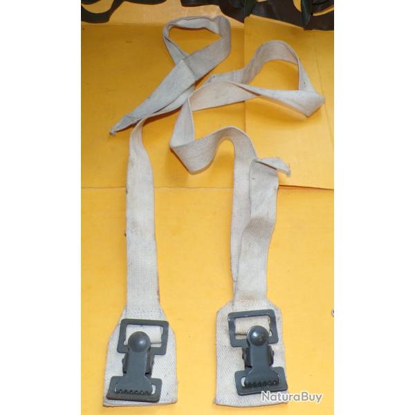 OUTIL MEDICAL : LOT DE 2 GAROTS POUR LE BRAS  , LARGEUR 2,5 CM LONGUEUR 76 CM , TRES BON ETAT  VOIR