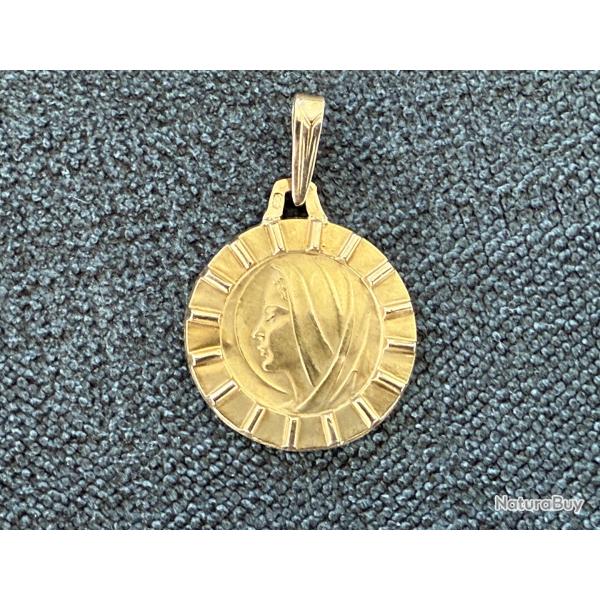 Pendentif or massif 18 carats - Marie - catholique - Chr�tien