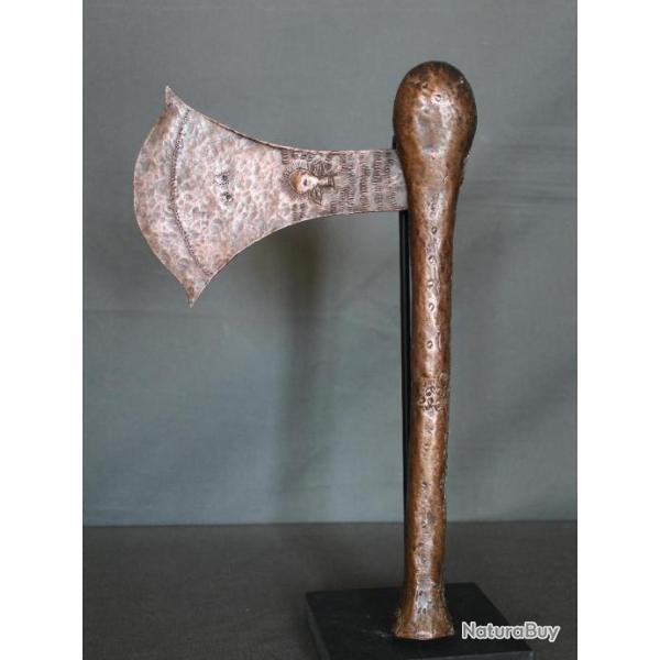 Hache de prestige en cuivre - Populations Kusu, T�t�la, Songye, Congo RDC 1�re moiti� 20�me