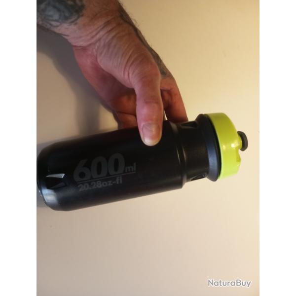 Gourde plastique noir