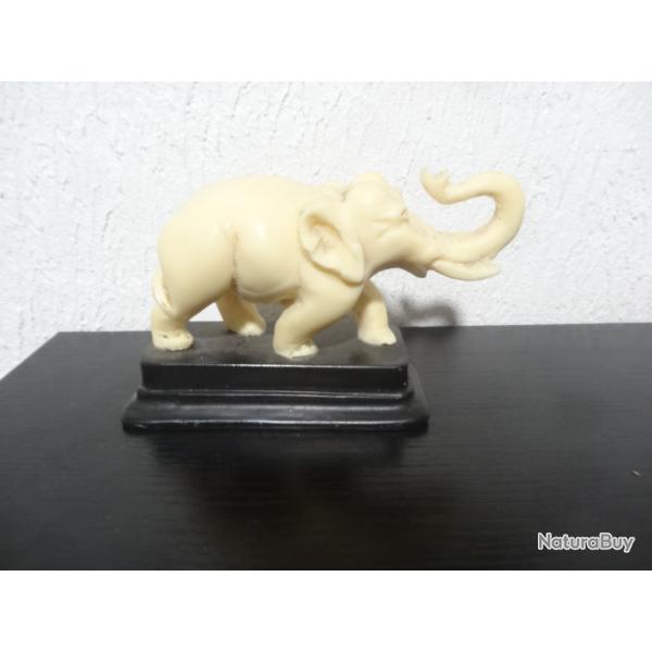 STATUETTE ELEPHANT