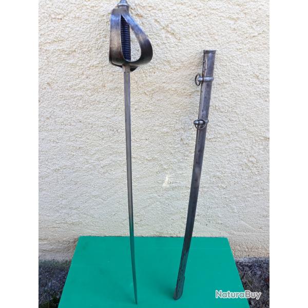 SABRE  ALLEMAND  S & K  AVEC  SON  FOURREAU A DEUX ANNEAUX  .  AUCUN JEU  .