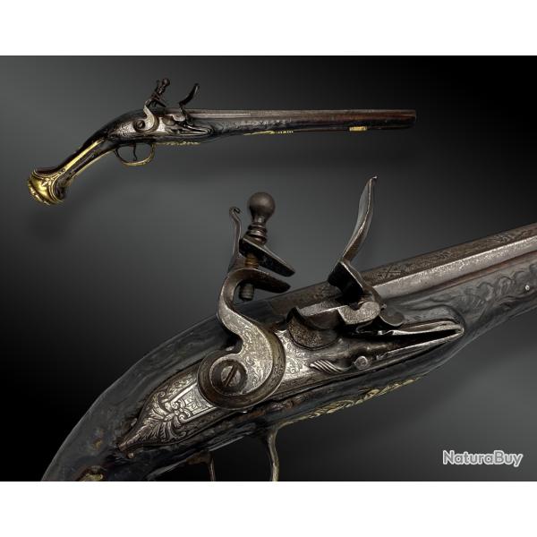 Pistolets  silex pour le march oriental Travail europen XIXme