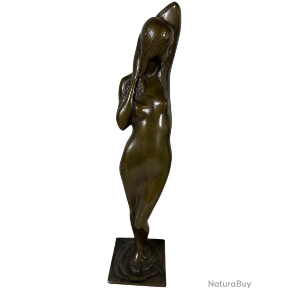 D'apr�s Julien Causs� sculpture en bronze femme nue