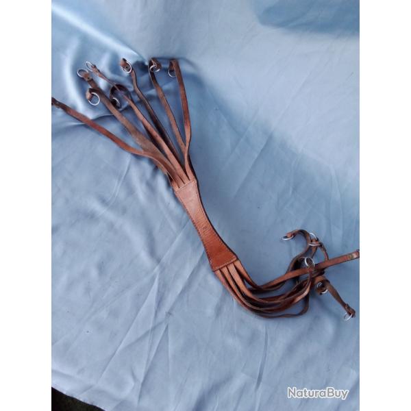 porte gibier d'�paule ancien en cuir