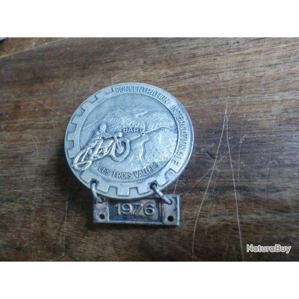 insigne badge concentation internationale  les trois vall�es  bart / 1976 / b�raudy 63 ambert