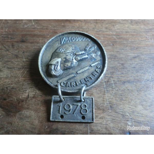 insigne A.M.C carpentras  / 1978  / p. pradeilmes 84 cucuron