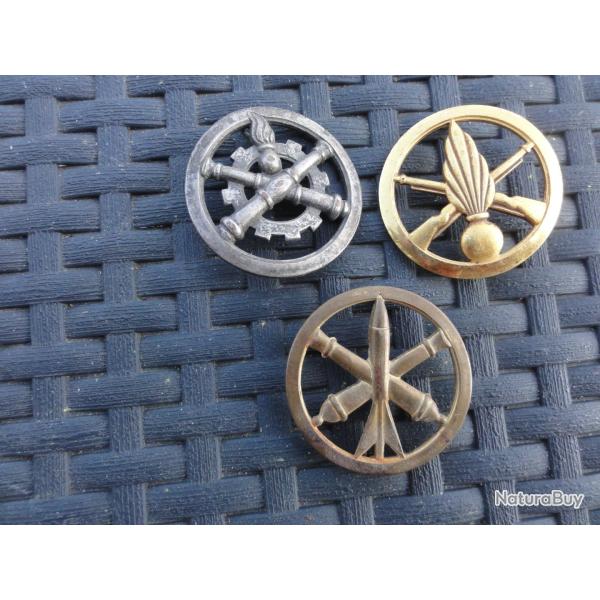 lot de 3 insignes  militaire de b�ret militaria