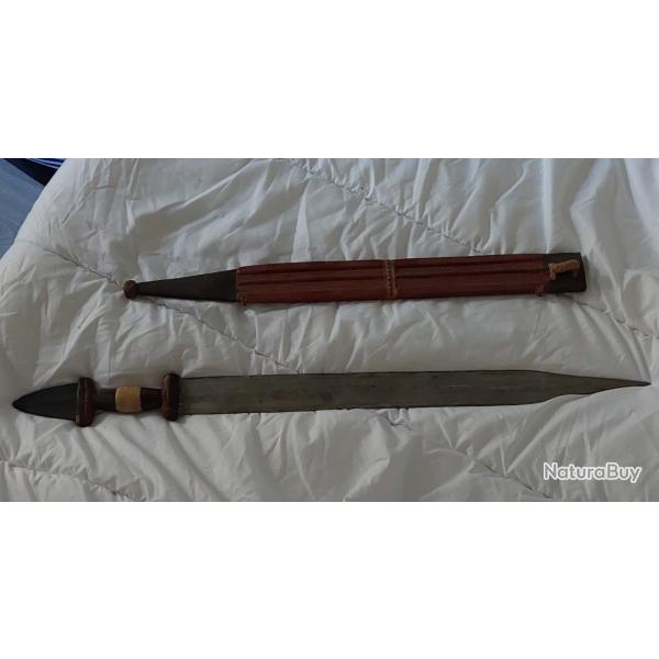 Lance Africaine et son etuis en tr�s bon �tat