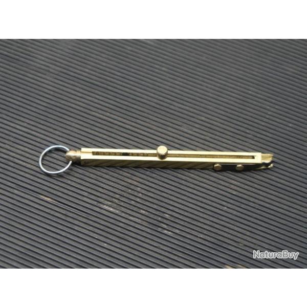 Amorceur / distributeur d amorce neuf poudre noire collection REF 47/2025