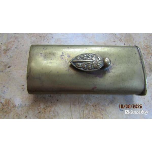 CHAPE POUR ENTR�E DE FOURREAU  laiton bouton palmette sabre