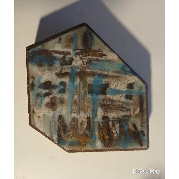 PLAQUE EN PIERRE DE LAVE �MAILL�E COULEURS DE CRAT�RES DOR�E OR 18 CARAT