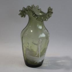 Vase verre &eacute;maill&eacute; Mary Gregory