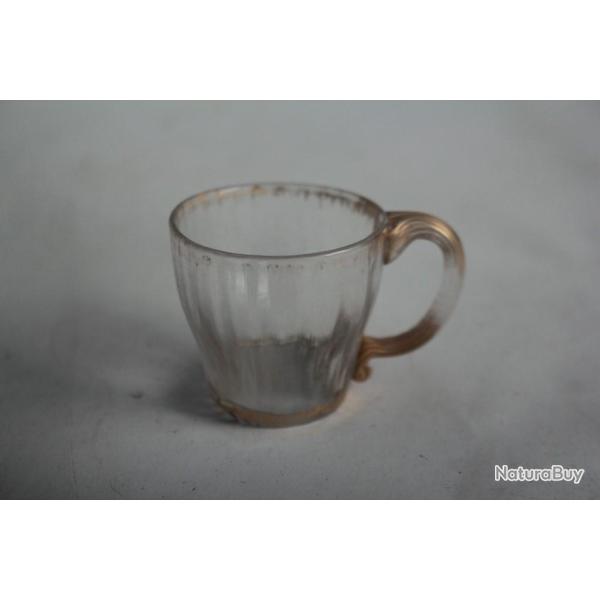 Ancien verre � liqueur � anse verre souffl� �maill� or