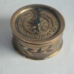 Horloge de table Tambourin Peter Henlein