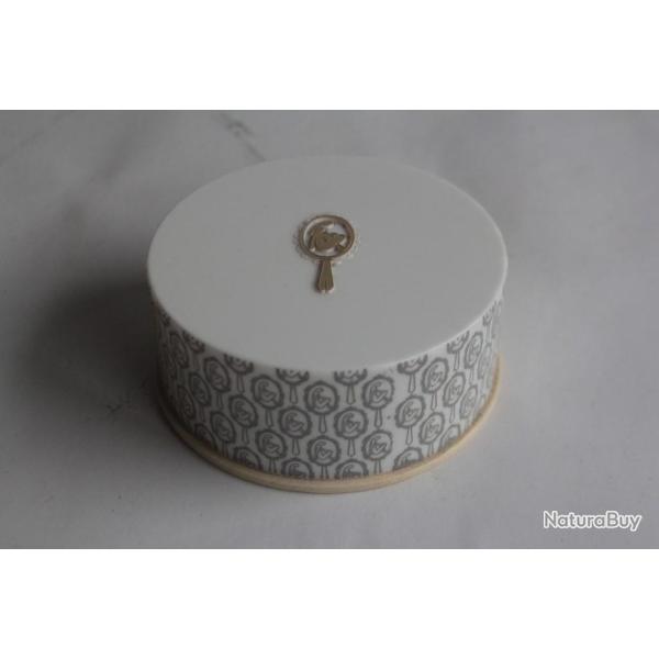 Boite � poudre Jeanne Gatineau