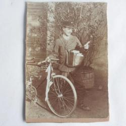 Ancienne photographie Facteur à vélo