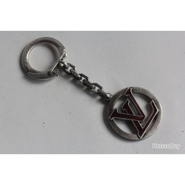 LOUIS VUITTON Porte-cl� �maill�