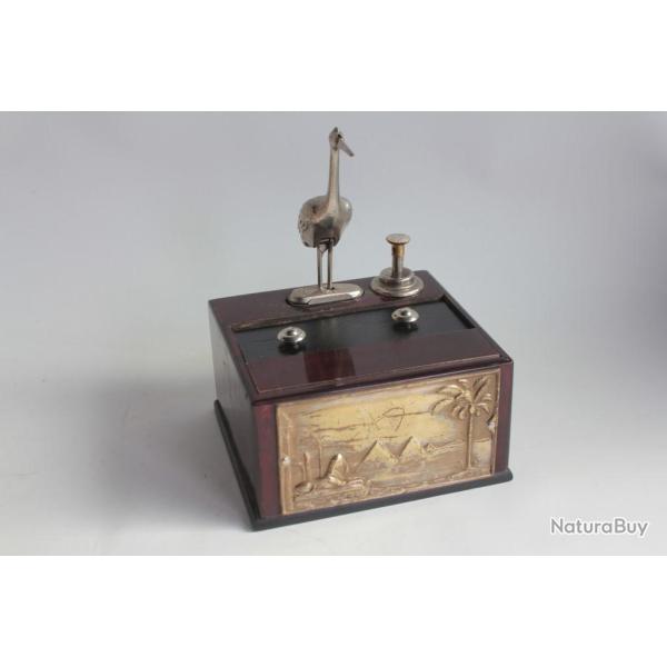 Distributeur de cigarettes bois Grue �gypte