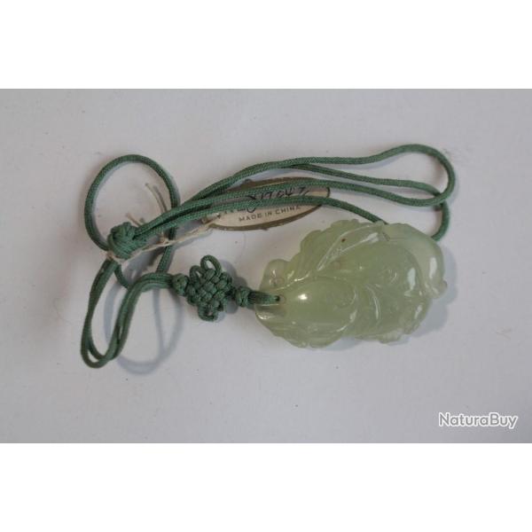Ancien pendentif Jade sculpt�e