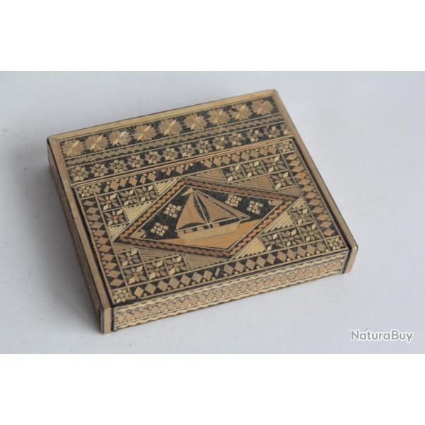�tui � cigarettes marqueterie de paille Bateau
