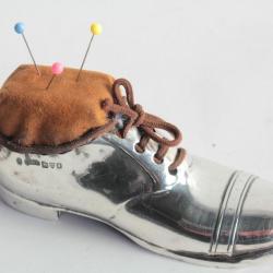 Pique aiguilles argent Chaussure