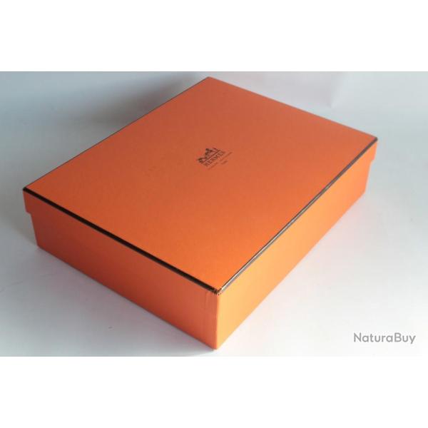 HERMES Boite carton orange 32,5x25,5x8cm