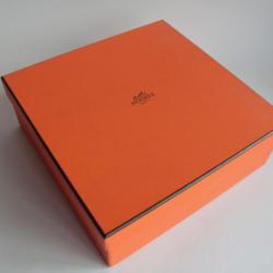 HERMES Boite carton orange 24x23,5x8 cm