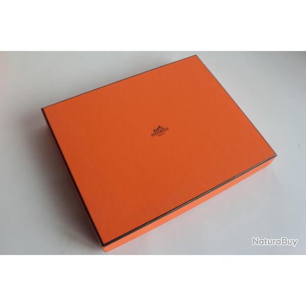 HERMES Boite carton orange 25,5x21x4 cm